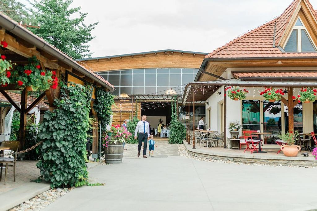 Pension Zwicker Prešov Exteriör bild