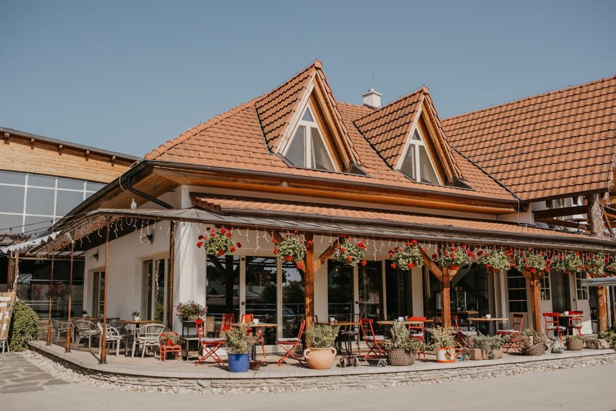 Pension Zwicker Prešov Exteriör bild